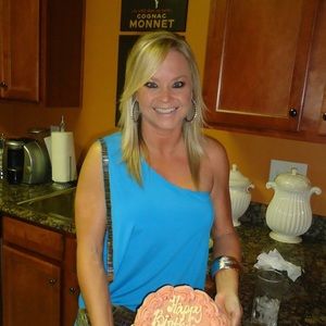 Meet your Posher, Melissa